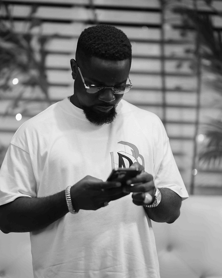 Sarkodie - We Gon Be Rich Forever Ft. Ajebo Hustlers